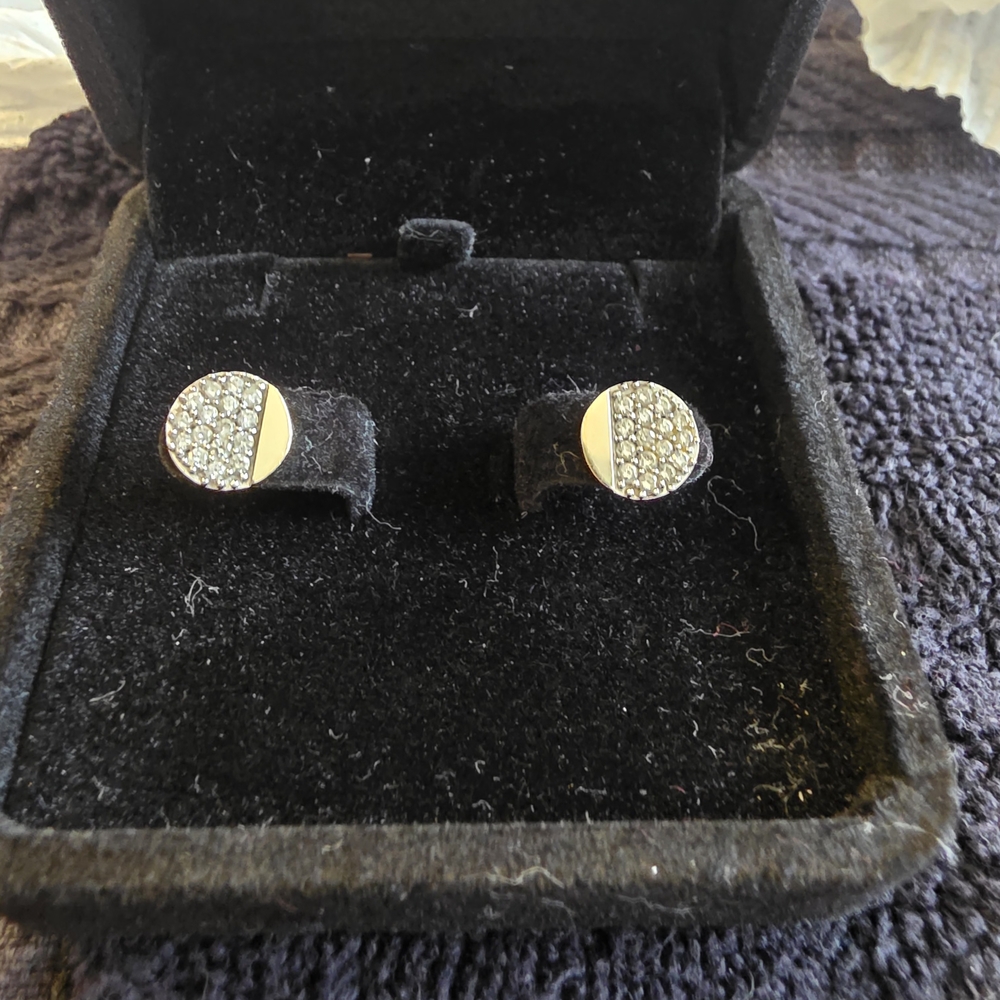 14K Yellow Gold And Diamond Earrings.